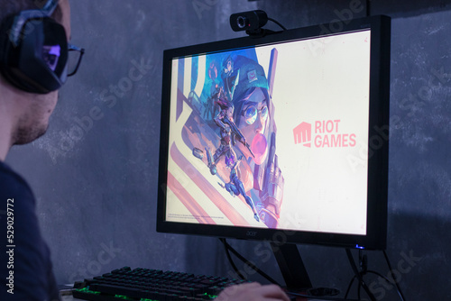 Cuadro en lienzo Santos, Brazil - September 7, 2022: Gamer man playing Valorant video game on PC