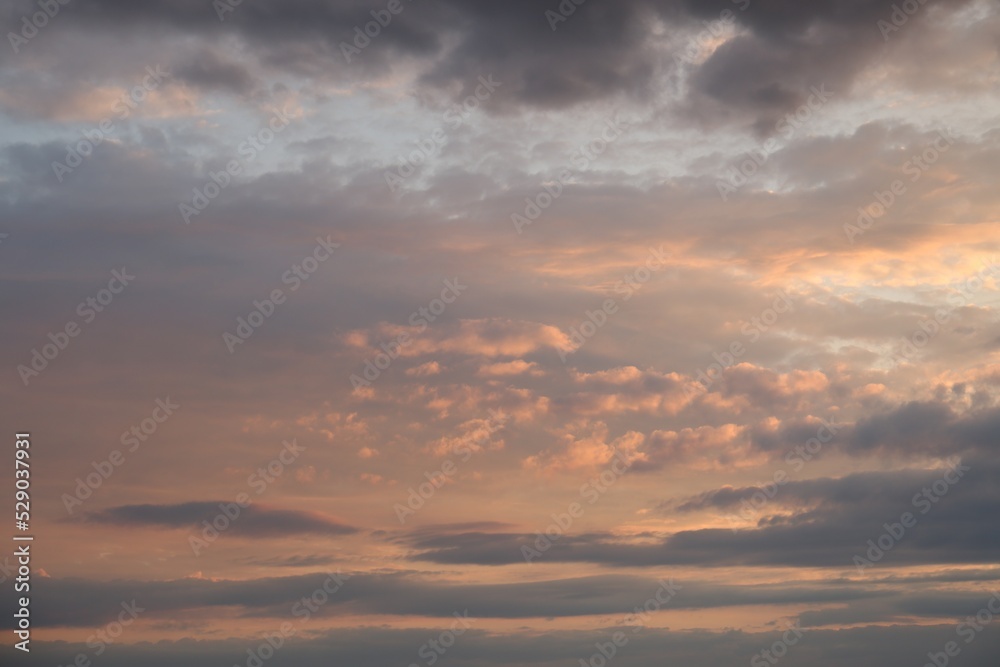 Obraz premium Picturesque view of sunset sky with beautiful clouds