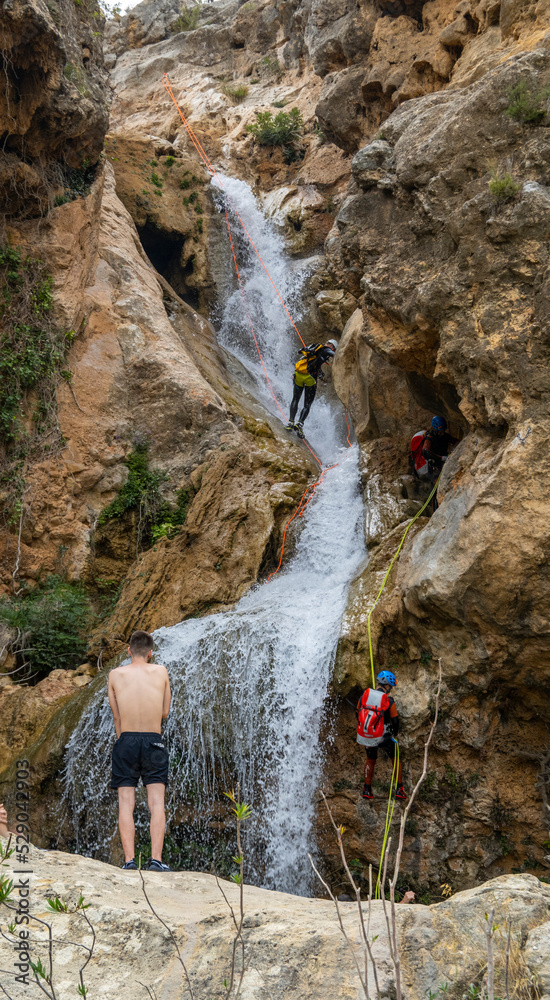 Barranquitas en las cueva del turche (Valencia-España) Barranquitas en las cueva del turche (Valencia-España)