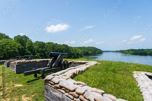 Dover, Tennessee: Fort Donelson National Battlefield American Civl War Site. Confederates built upper and lower river batteries to defend the Cumberland River. Heavy seacoast artillery.