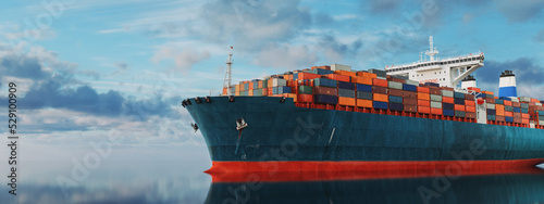 Print op canvas cargo ship in the middle of the sea.