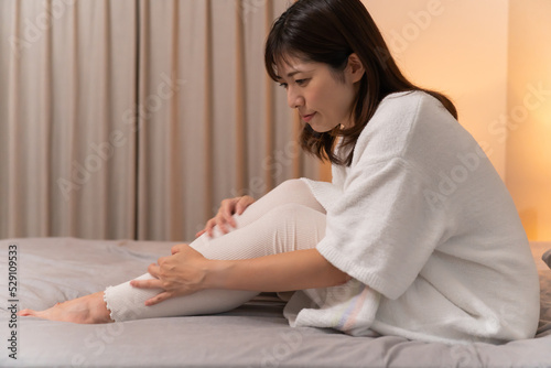 Foto 寒さを訴える日本人女性