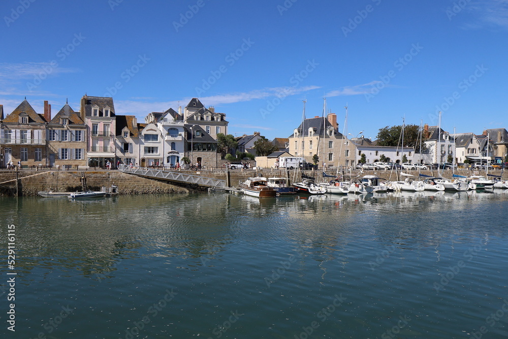 Vue d'ensemble du Croisic depuis le port, village de Le Croisic, département de la Loire Atlantique, France