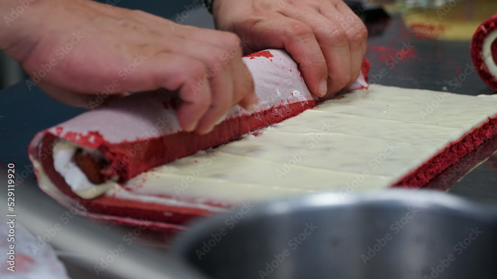 chef teaches her students how to make cake with chocolate