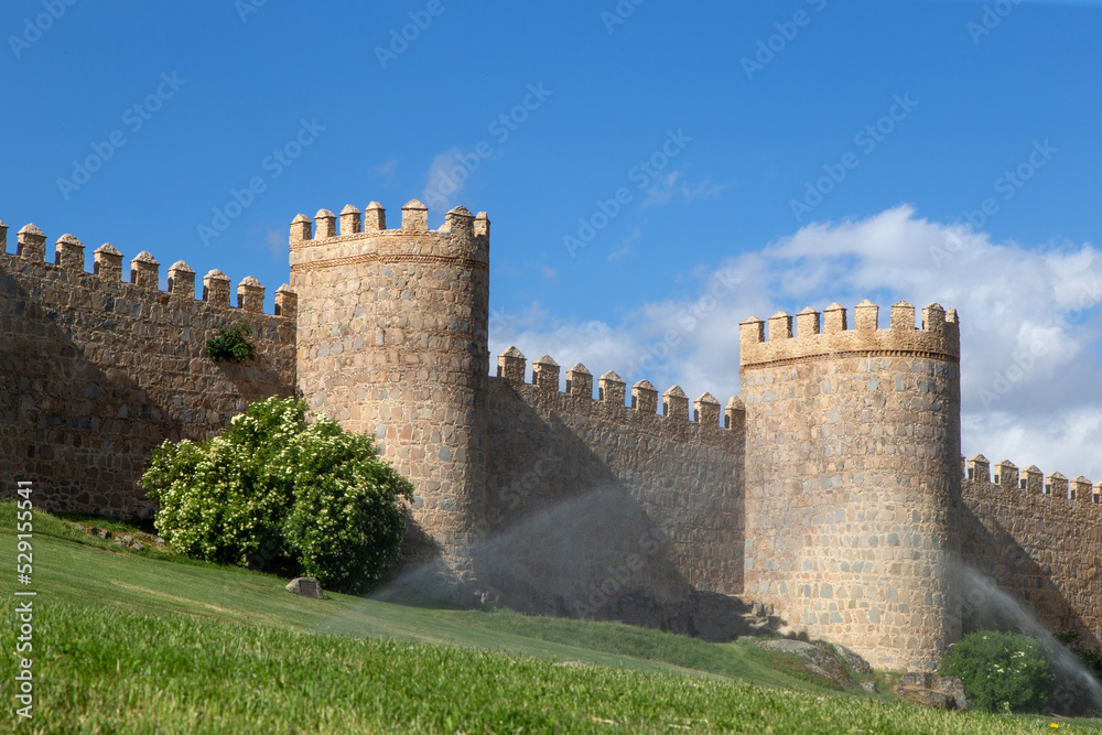 Sección de la muralla románica de Ávila (siglo XII). Patrimonio de la Humanidad de la UNESCO desde 1985. Ávila, España.