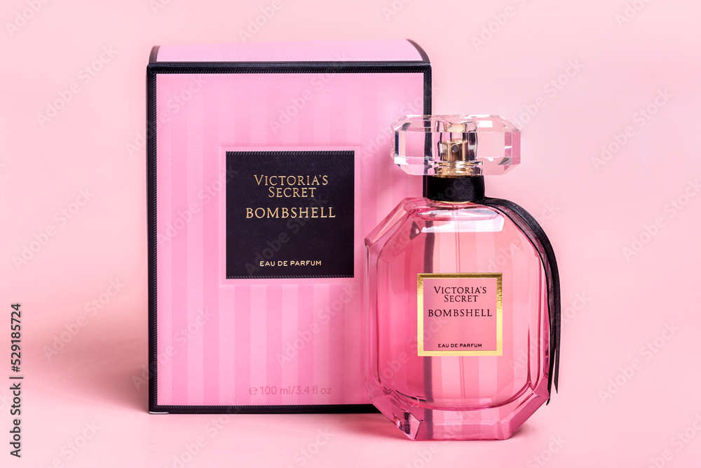 Bangkok, Thailand August, 2022: Victoria's Secret product Bombshell  perfume, box isolated on white background Beauty concept Stock-Foto | Adobe  Stock