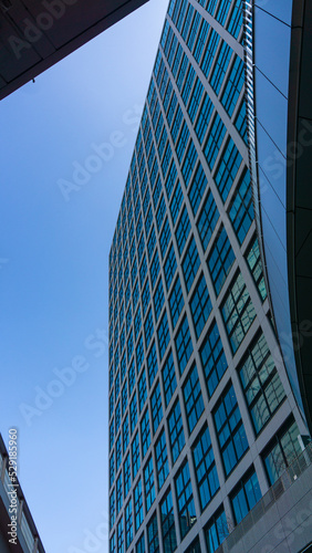 都心の高層オフィスビル群の風景