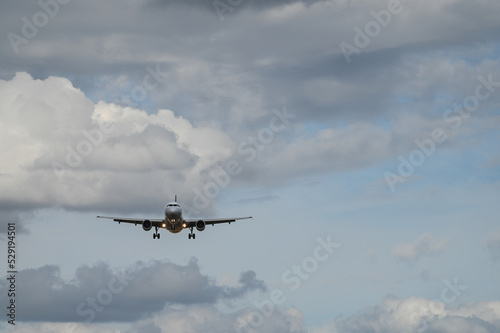 avion vol aerien aviation aeroport survol ciel 