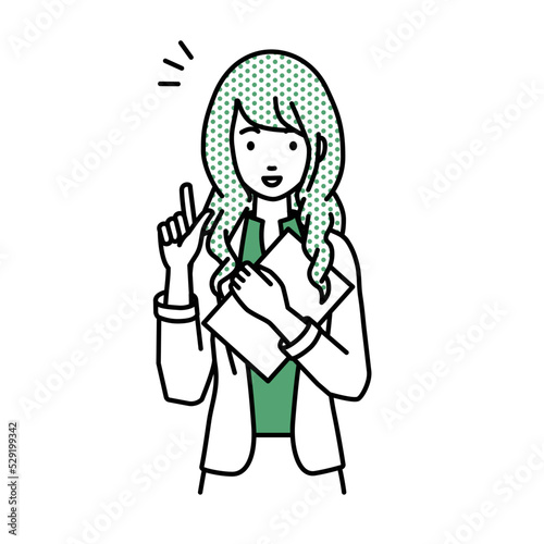 立って書類を手に持って何かひらめいたジャケットの女性