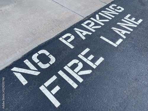 No parking Fire Lane road signage