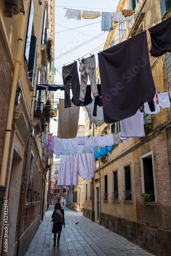 Drying laundry on the street of Venice © Fotopogledi