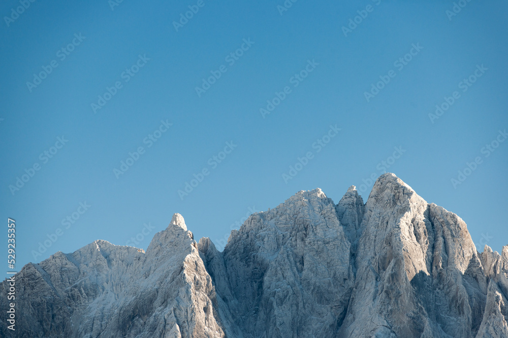 Gesäuse im Winter, in der Steiermark, mit den Gipfeln Hochtor und Ödstein