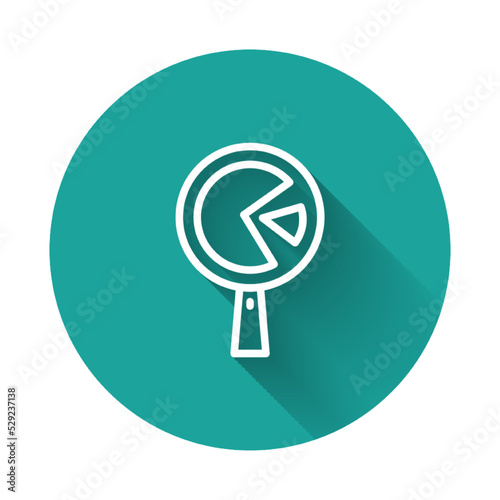 White line Omelette in frying pan icon isolated with long shadow. Omelet in a skillet. Green circle button. Vector