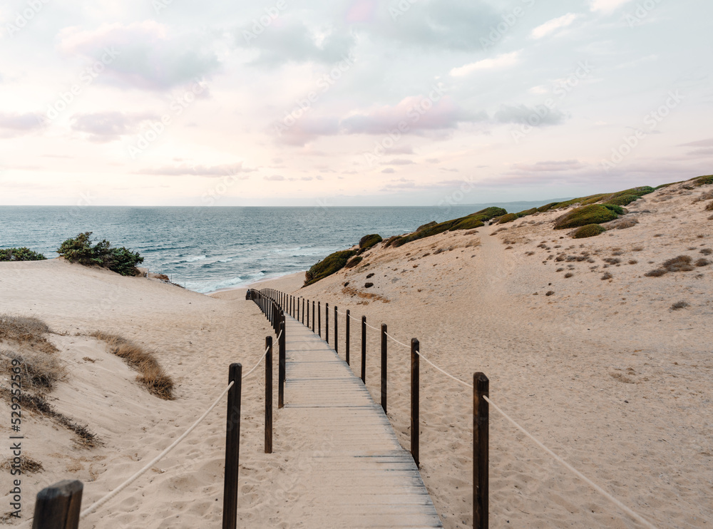 Φωτογραφία Treppen hinunter zum Strand Spiaggia di Scivu auf Sardinien Italien