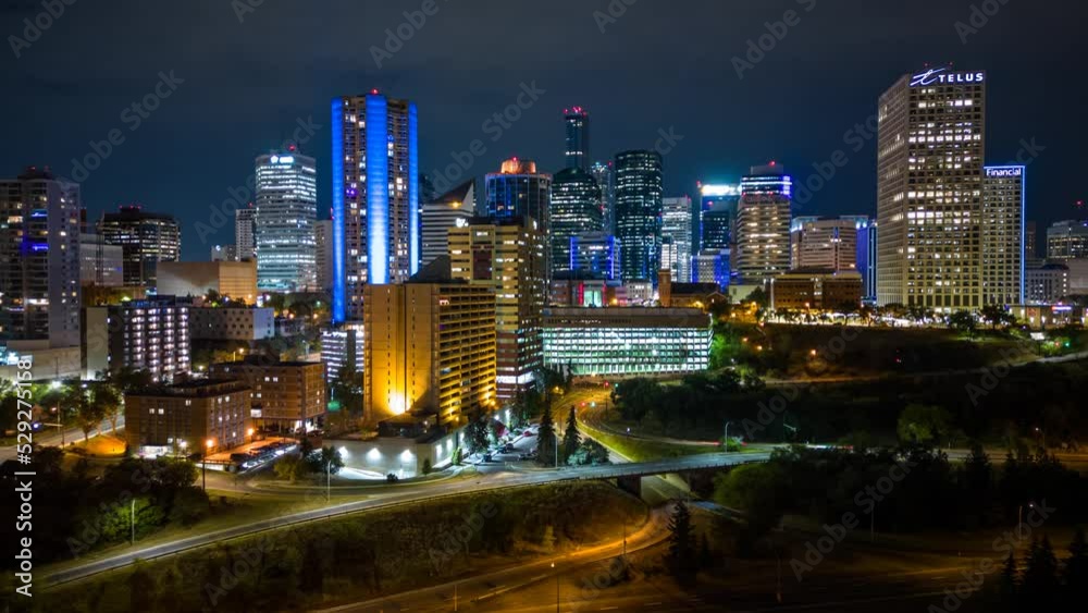 Revealing shot of downtown Edmonton at night. Hyperlapse
Revealing shot of downtown Edmonton at night. Hyperlapse