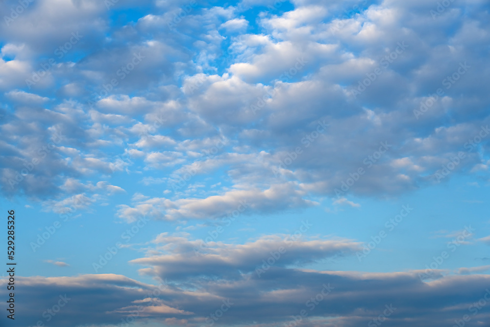 Naklejka premium Beautiful cloudy sky at sunset.