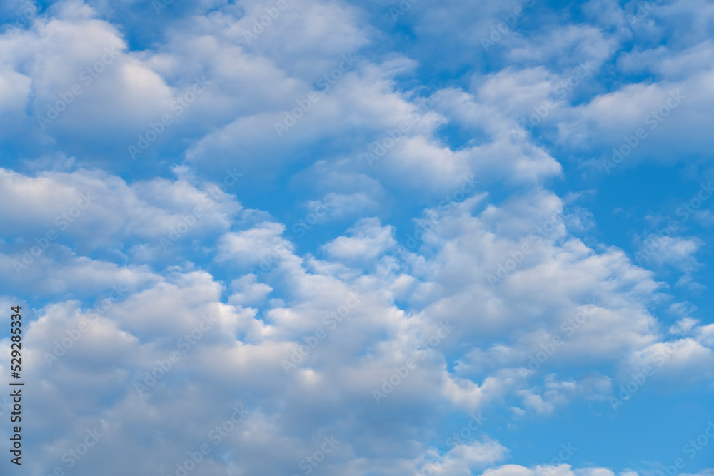 Obraz premium Blue cloudy sky on a clear day