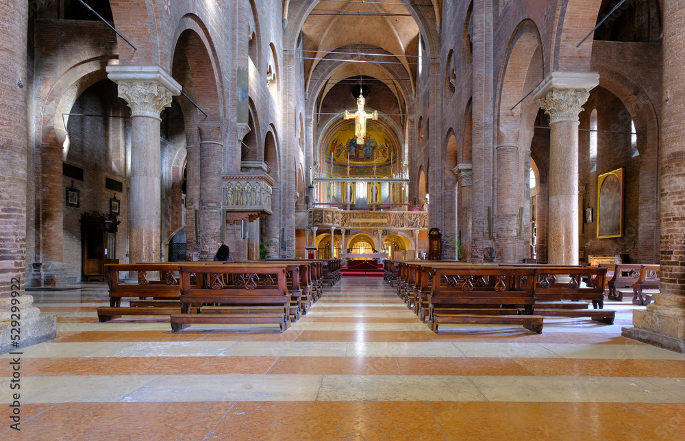 Interior of the Modena Cathedral.