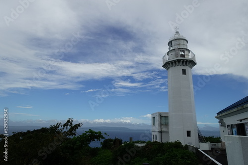 観音崎の灯台と青空と雲、海