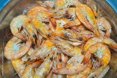 Shrimp that has been cooked through the process of cooking its color is orange, shrimp is an economic animal. Every country consumes