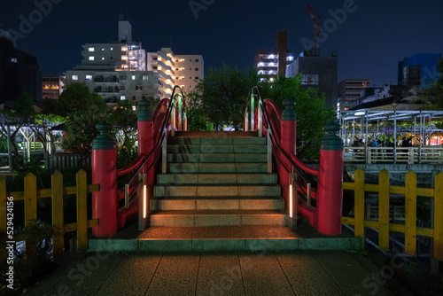 東京都江東区 夜の亀戸天神社 太鼓橋（女橋） © 健太 上田