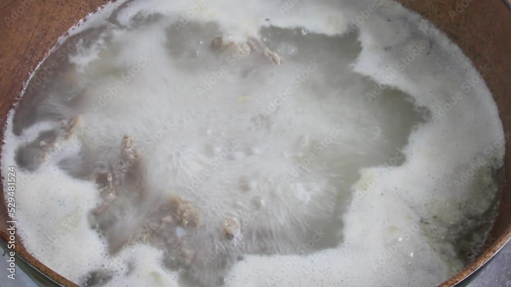 Boiling pork ribs in boiling water It is part of the raw materials for