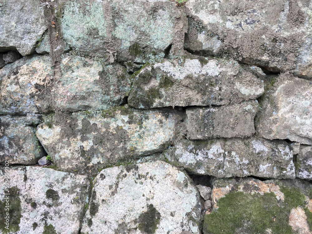 Fototapeta premium 風化した古い石垣