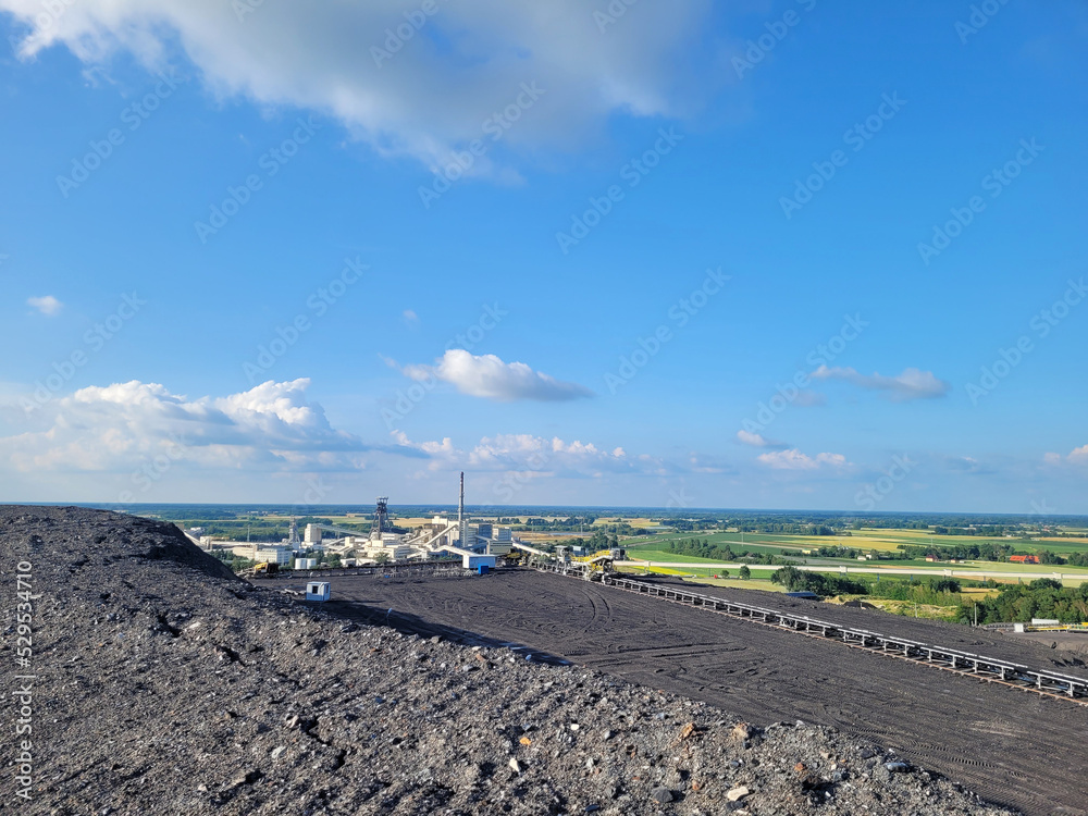 Widok na kopalnię węgla w Bogdance.