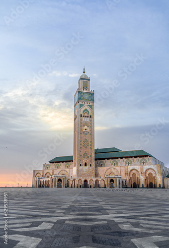 Mezquita de Hassan II, Casa Blanca, Marruecos, África, Hacia la entrada principal   photo