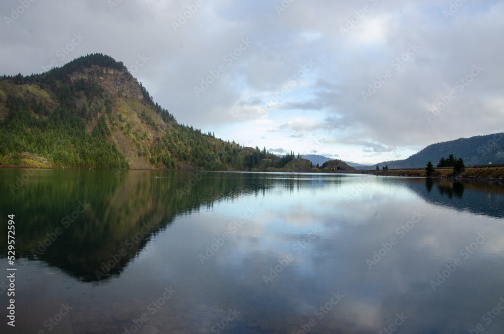 Fototapeta premium lake and mountains