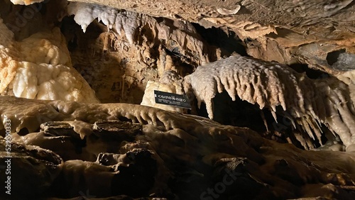神秘的な洞窟！竜ヶ岩洞（Ryūgashi-dō Cavern）