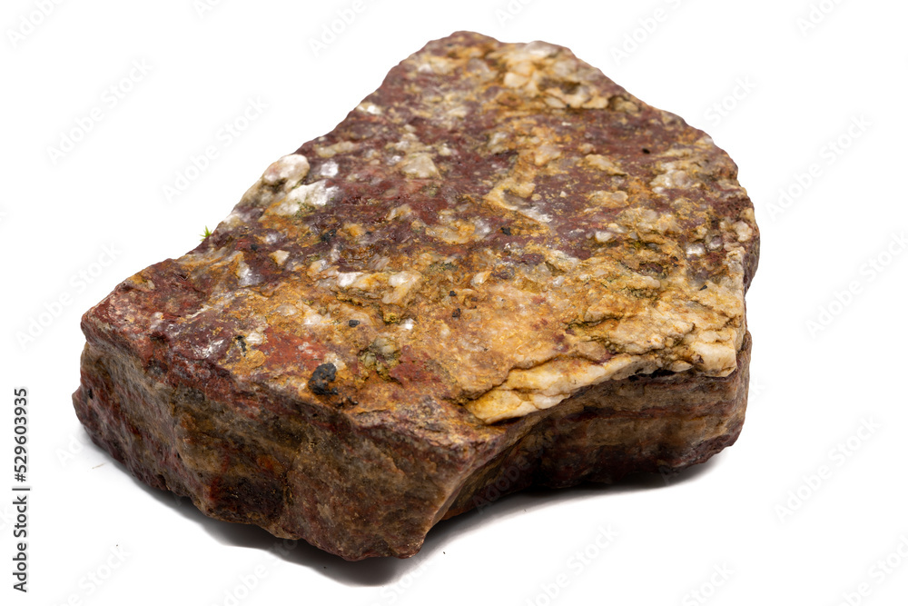 Rotes Granitgestein isoliert auf weißen Hintergrund Rotes Granitgestein isoliert auf weißen Hintergrund