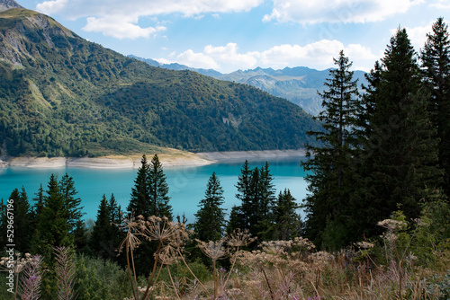 Panorama des Alpes, le lac de Roseland photo
