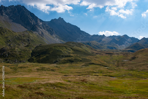Fototapeta Naklejka Na Ścianę i Meble -  Panorama des Alpes, autour du Cormet de Roseland