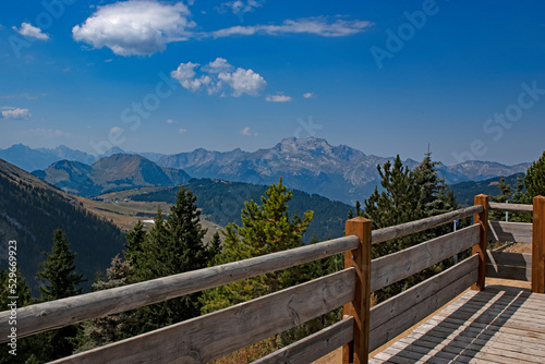 Panorama des Alpes, vue depuis les hauteurs de la Clusaz