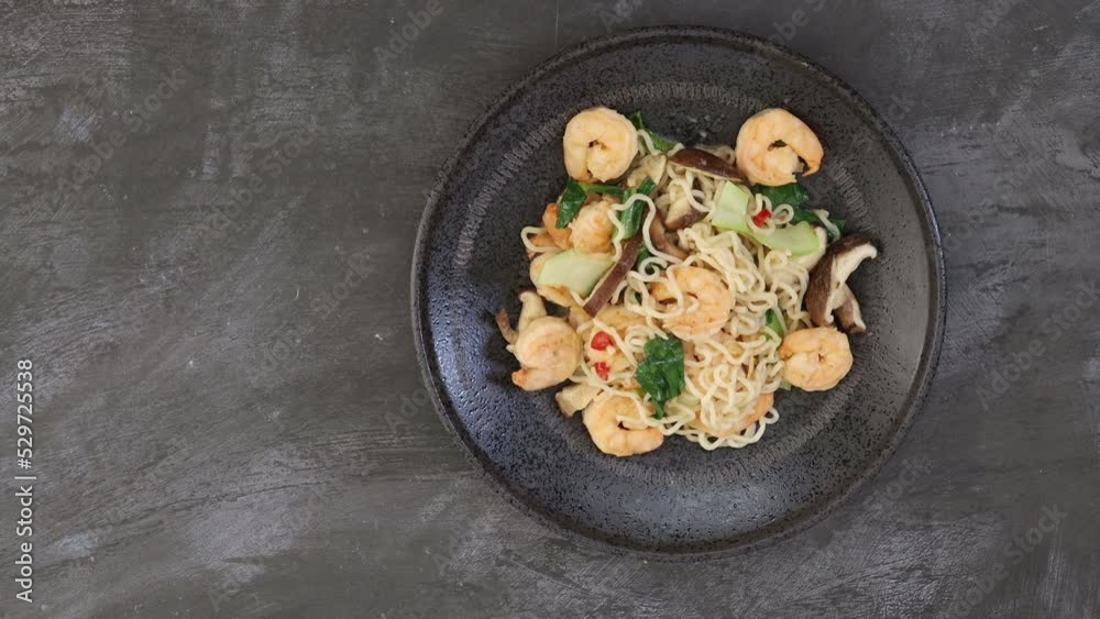 Serving Mushroom and Noodle Ramen Serving Mushroom and Noodle Ramen