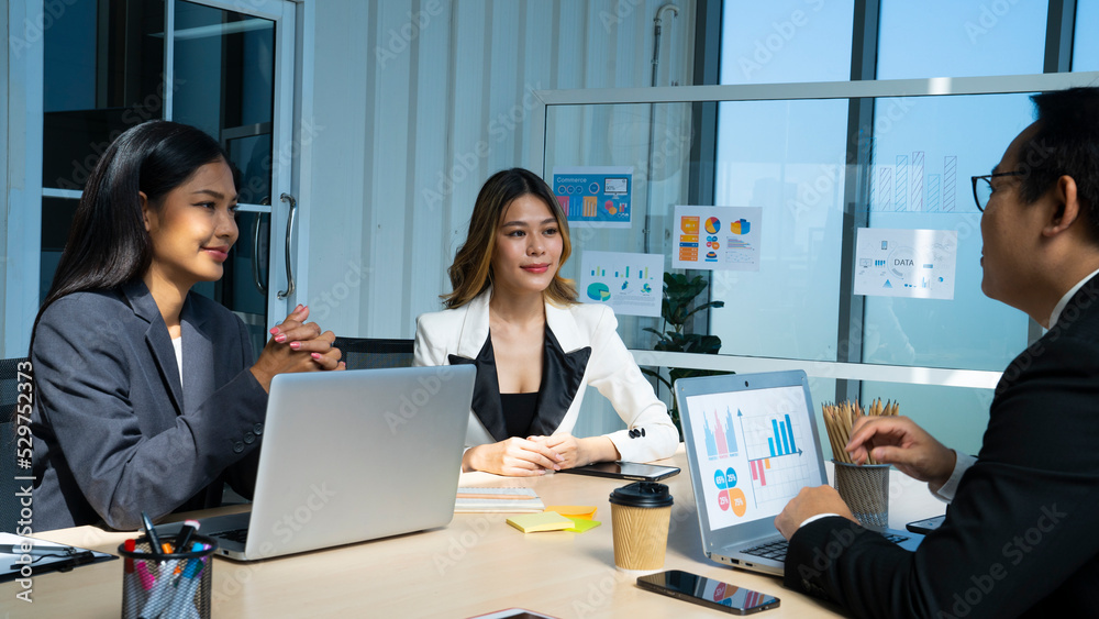 asian business woman asian business woman