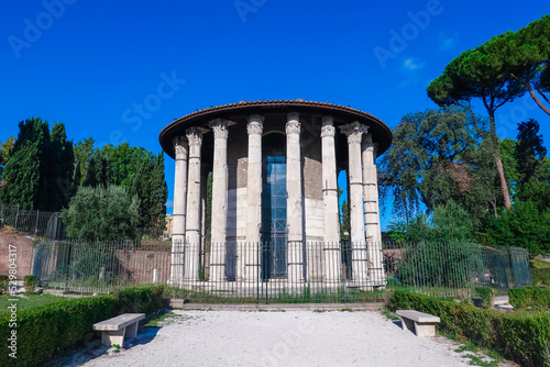 真実の口広場に遺るヘラクレス・ウィクトール神殿（ローマ）　Tempio di Ercole Vincitore photo