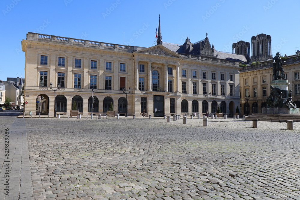 La sous-prefecture, vue de l'extérieur, ville de Reims, département de la Marne, France