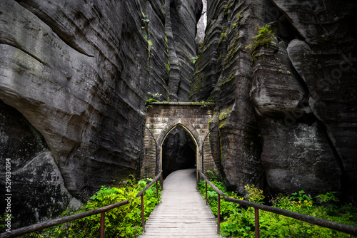 Obraz na płótnie Rock city in the Adrspach Rocks, part of the Adrspach-Teplice Landscape Park in the Broumov Highlands region in the Czech Republic w salonie