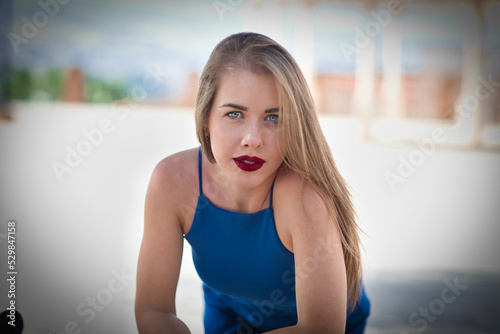 Nice blonde model Free Download Nice blonde model - GFXLoad