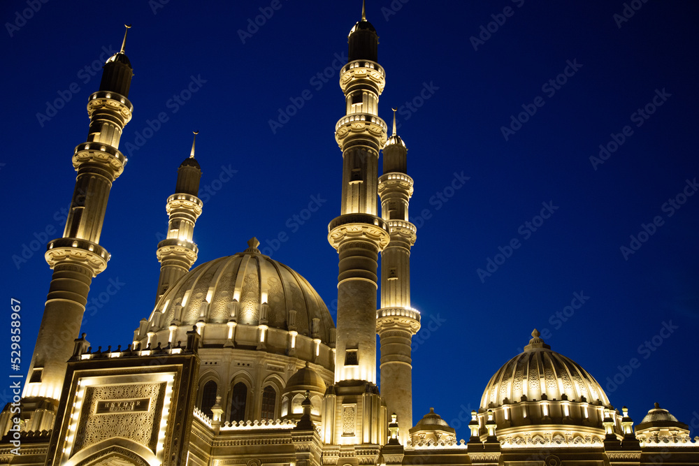 Obraz premium Heydar Aliyev mosque (Heydar Mascidi). Baku city, Azerbaijan.