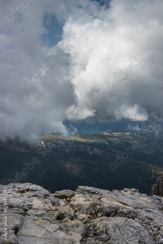 Mountain trail Lagazuoi in Dolomites © tmag