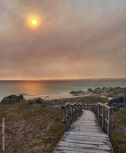 Impresión en las nubes tras el incendio forestal de Boiro, Galicia