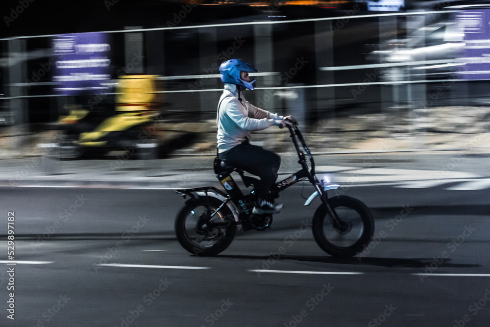 panning shot of a delivery guy 