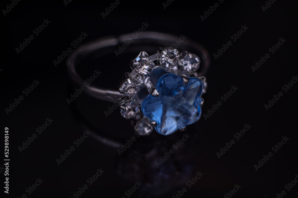 ring on black ring on black