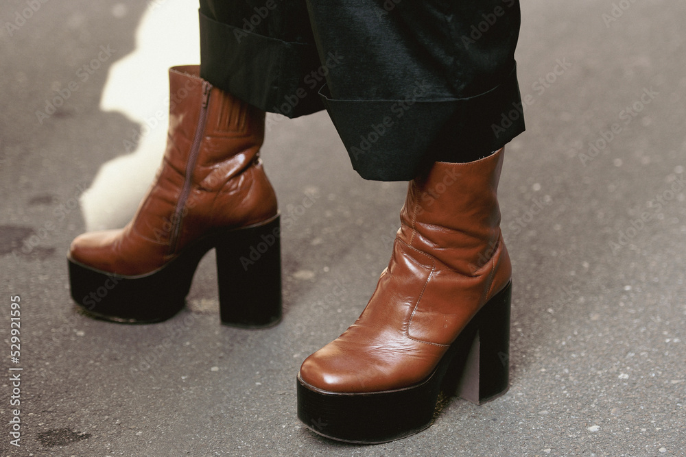 Faye Brown Wooden Platform Sandals | Wooden platform sandals, Sandals heels,  Fashion heels