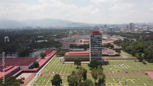 Vista panorámica ascendente del sur de la Ciudad de México, lado poniente de Ciudad Universitaria.     photo