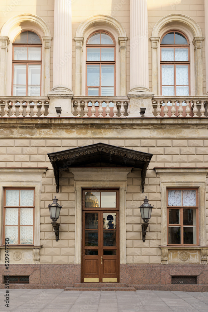 Fototapeta premium facade of an old building