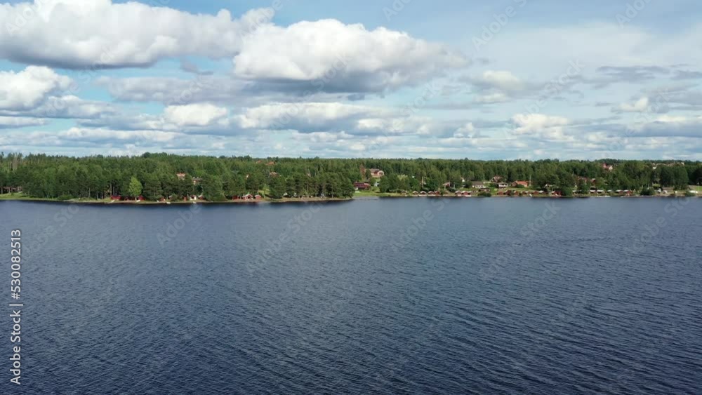 survol de rivière, fleuve et lac en Suède